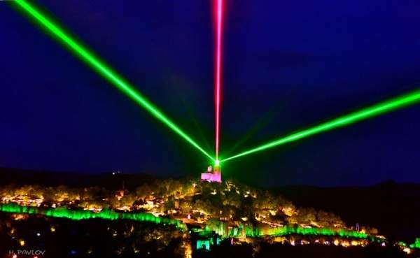 Четыре десятилетия в Велико-Тырново рассказывают историю Болгарии в "Звуке и свете"