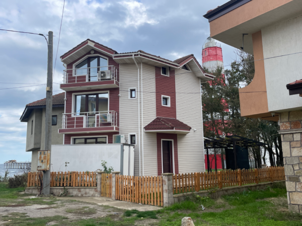 Неизвестная Болгария – маяк, лодки и минеральный источник в рыбацкой деревне Кáрия