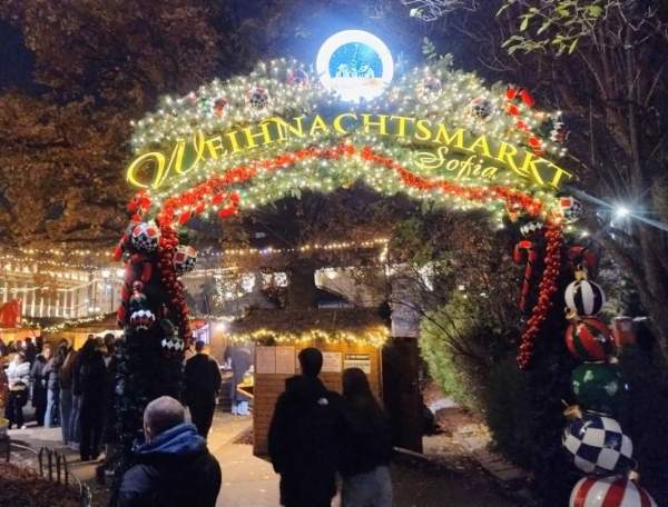 Рождество возможно еще с ноября – София в подсветках, рождественских ярмарках и праздничном уюте