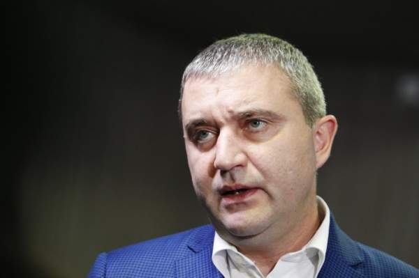 Первый бюджет Болгарии в евро – между двумя чтениями в Народном собрании и волной недовольства