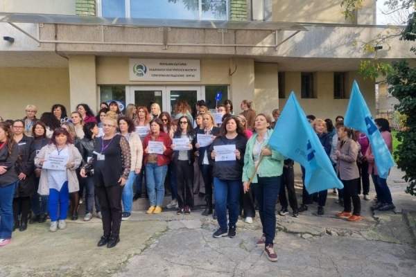 Первый бюджет Болгарии в евро – между двумя чтениями в Народном собрании и волной недовольства