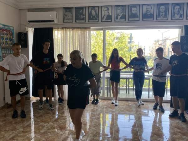 Фольклорный ансамбль «Луди-Млади» - связь с родиной для болгарских детей в Афинах