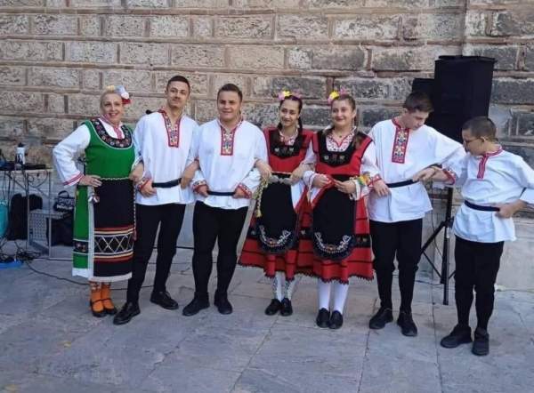 Фольклорный ансамбль «Луди-Млади» - связь с родиной для болгарских детей в Афинах