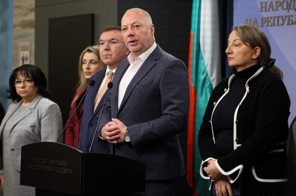 После напряженности в "треугольнике власти" бюджет на 2026 год заморожен