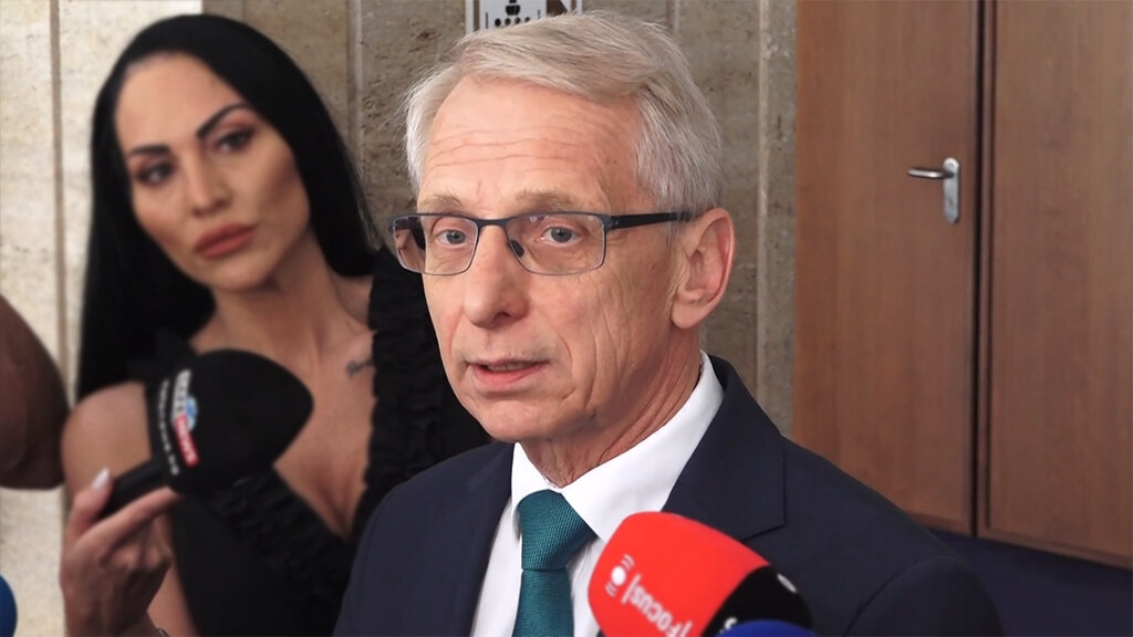 Позиция Болгарии по Украине – это «политическая шизофрения», считает оппозиция Позиция Болгарии по Украине – это «политическая шизофрения», считает оппозиция