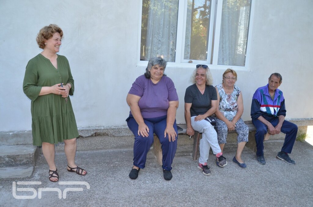Аисты нашли себе дом в видинском селе Царь-Симеоново Аисты нашли себе дом в видинском селе Царь-Симеоново