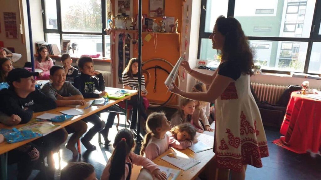 Десислава Оппель и ее любовь к детям и отечественному фольклору Десислава Оппель и ее любовь к детям и отечественному фольклору