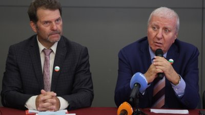 ЦИК сняла с выборов кандидата в вице-президенты из-за советского гражданства