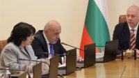 Рост бюджетных выплат на зарплаты и пенсии превысил 18%