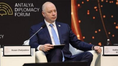Росен Желязков: Болгария - активный участник в инициативах по укреплению оборонных  способностей ЕС и НАТО