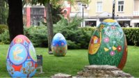 Огромные яйца украсили центральную часть Пловдива