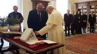 Премьер-министр Борисов пригласил папу Франциска посетить Болгарию