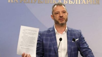 Спор между правящими вокруг компании "Лукойл" углубился