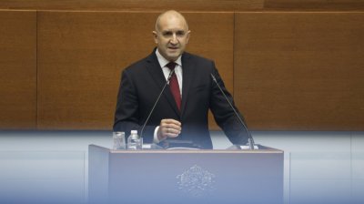 Политический пейзаж в застое, но растет недоверие к власти