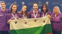 Болгарские школьницы завоевали медали по информатике