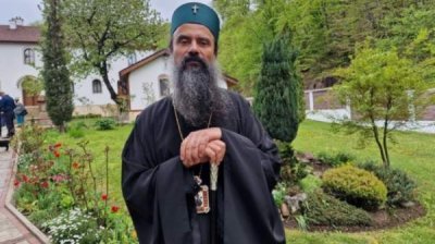 Патриарх Даниил не считает введения обязательного изучения религии в школах индоктринацией