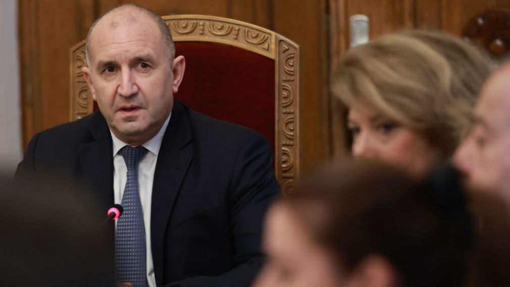 Президента призвали назначить парламентские выборы на начало апреля