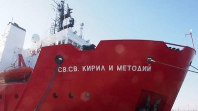 Корабль "Св. Кирилла и Мефодия" пересек Босфор и вошел в Черное море
