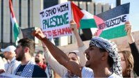 Десятки граждан собрались в центре Софии в знак солидарности с палестинцами