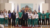 Президент Радев наградил юных болгарских волейболисток за титул Чемпиона Европы