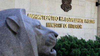 Служебное правительство   требует отстранения главного секретаря МВД