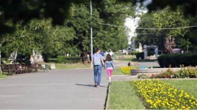 Теплое воскресенье почти без осадков