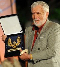 Поэт Любомир Левчев получил престижные литературные премии в Македонии и Сербии