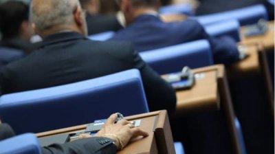 Законом Болгария требует от ЕС принятия в еврозону с 1 июля 2025 г.