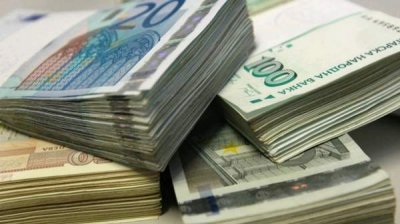 Около половины всех сбережений в банках, приходятся на доли 4% болгар