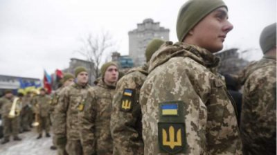 Украинская армия обороняет столицу Киев