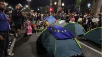 Протестующие восстановили свои палаточные лагеря на перекрестках столицы