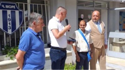 Лучшему болгарскому боксеру ХХ века Ивайло Маринову вручен &laquo;Венок победителя&raquo;