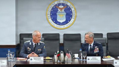 Болгария и США обсудили модернизацию болгарских ВВС истребителями F-16