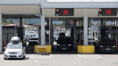 Интенсивное движение на въезде автомобилей из Сербии на пункте &laquo;Калотина&raquo;