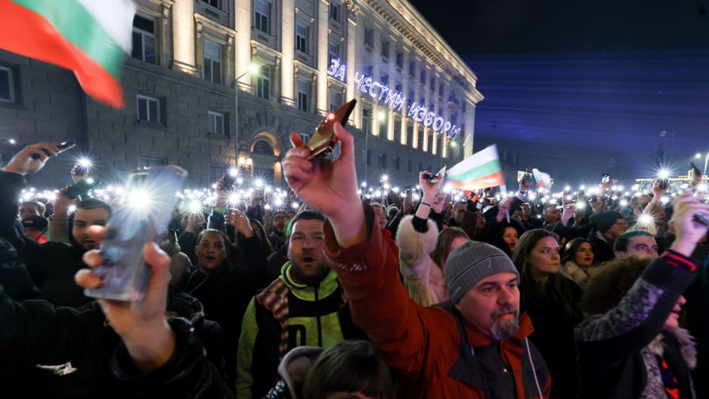 Болгары хотят честные выборы и устранения Деляна Пеевского от власти
