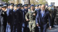 Президент Румен Радев почтил праздник военных десантников