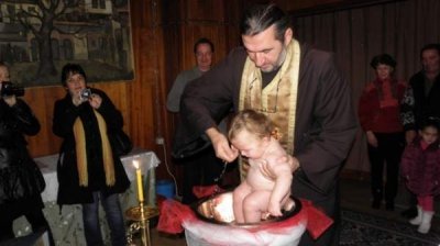 Сегодня в Болгарии 1000 новорожденных примут Крещение
