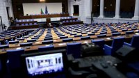 Парламент остался без кворума и не работает целую неделю