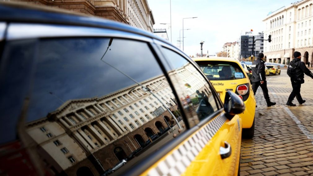 В Софии резко выросли цены на услуги такси