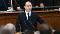 Большинство болгар положительно оценили первые 10 дней работы президента Румена Радева