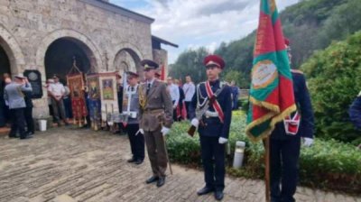 Цветы и почтение памяти героев – Болгария отметила День независимости