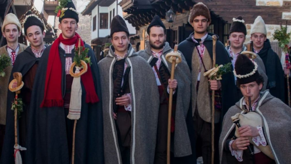 &laquo;Школа колядовщиков&raquo; в Трявне и в музее &laquo;Этыра&raquo; воссоздает обычай колядования