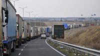 Продолжается пробка из большегрузов на границе с Турцией