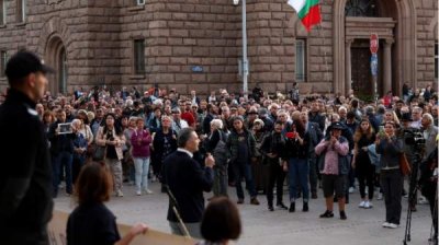 Граждане вышли на протест против кандидатуры Борислава Сарафова на пост главного прокурора