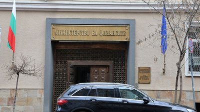 Дефицит бюджета к июлю достиг 1,8% ВВП