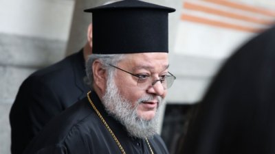 Старозагорский митрополит осудил атаку на Киево-Печорскую лавру