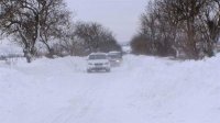 Объявлен оранжевый уровень опасности из-за снегопадов, остаются закрыты дороги