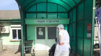 Семь человек в тяжелом состоянии после столкновения автомобиля и микроавтобуса