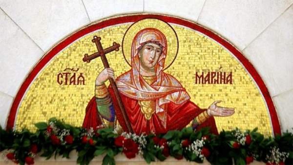 Десятки верующих собрались у целебного родника в день Святой Марины