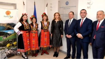 Министр туризма Николова открыла болгарское туристическое представительство в Польше